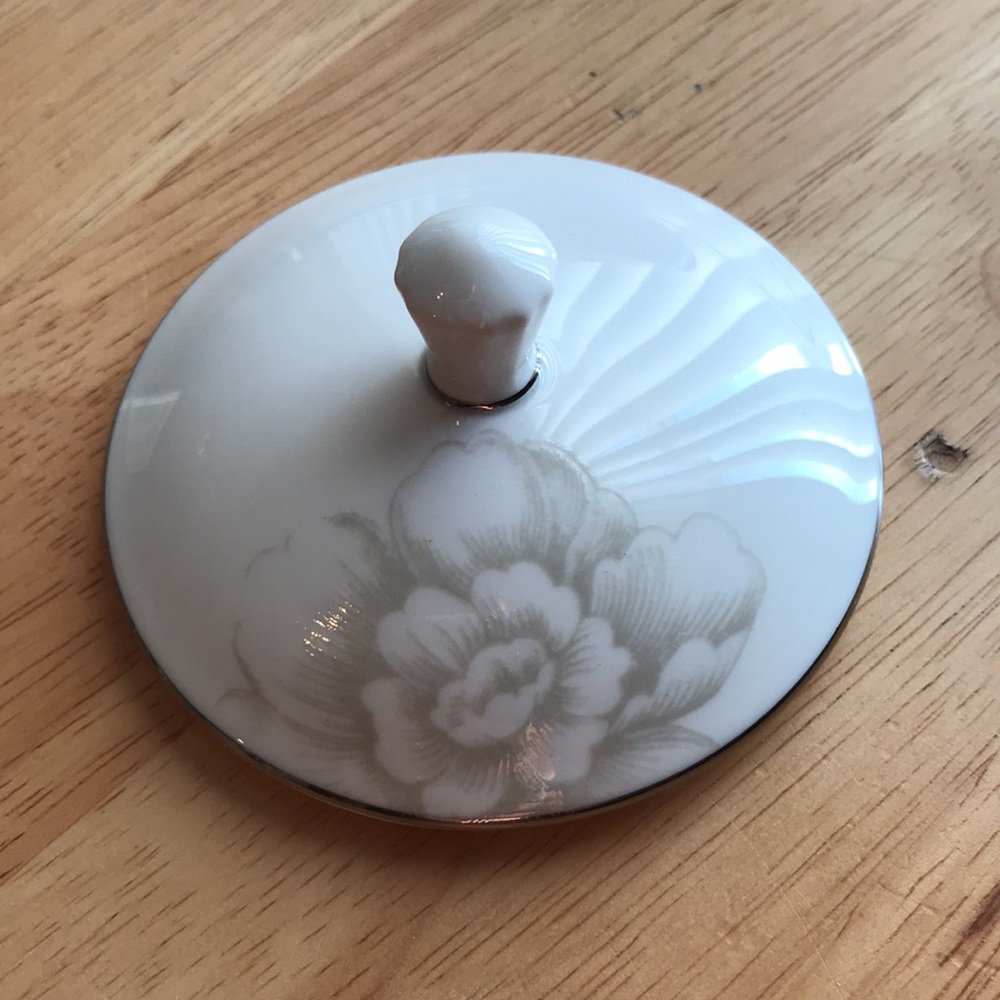 Lenox Blush Silhouette Sugar Bowl - Picture 3 of 9